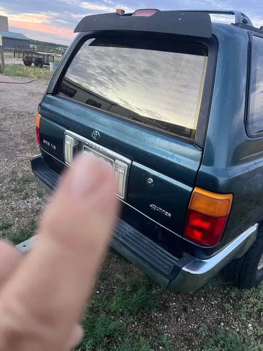 1995 Toyota 4Runner 2nd Gen - Image 2 of 2