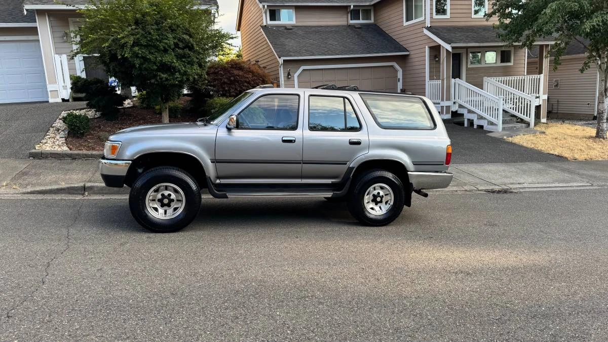 1995 Toyota 4Runner 2nd Gen - Image 2 of 11