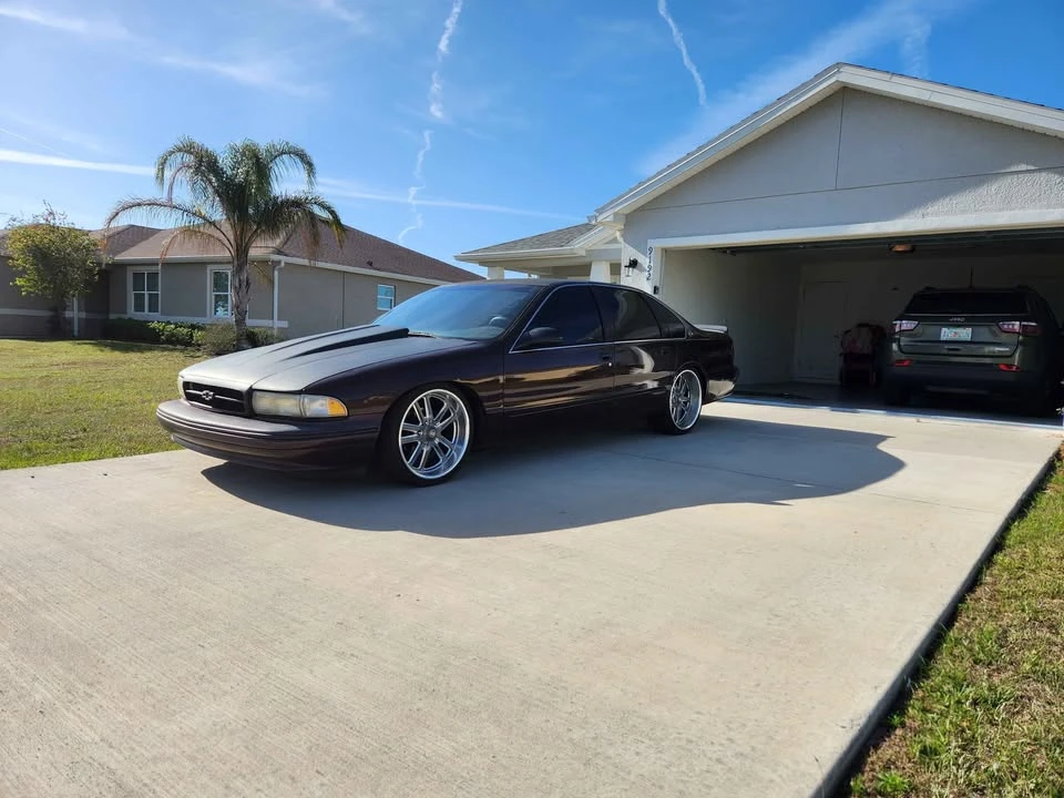 1995 Chevrolet Impala 7th Gen - Image 9 of 10