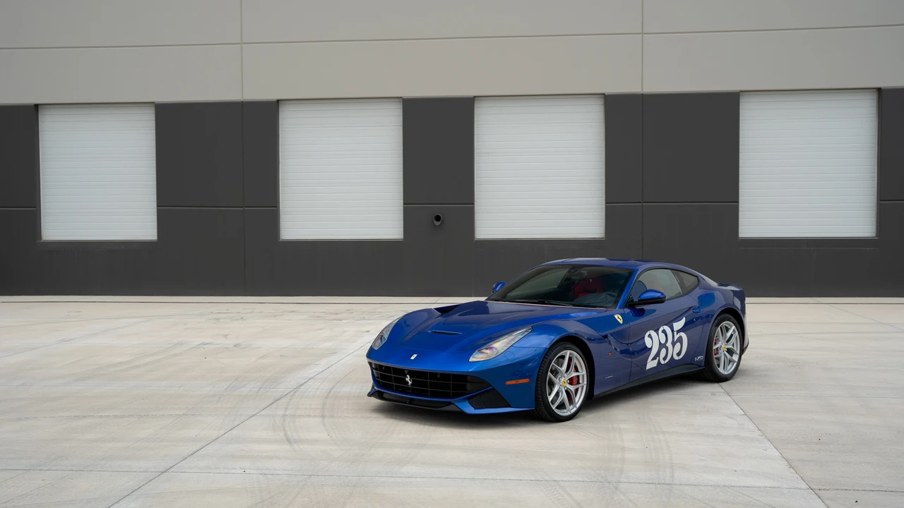 2017 Ferrari F12berlinetta - Image 2 of 31