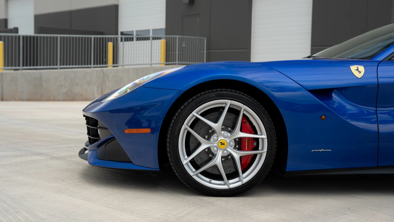 2017 Ferrari F12berlinetta - Image 21 of 31