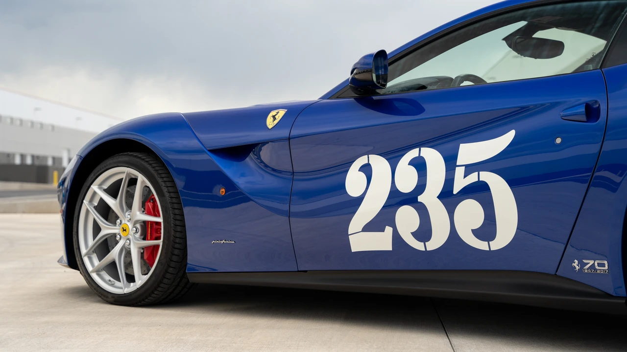 2017 Ferrari F12berlinetta - Image 29 of 31