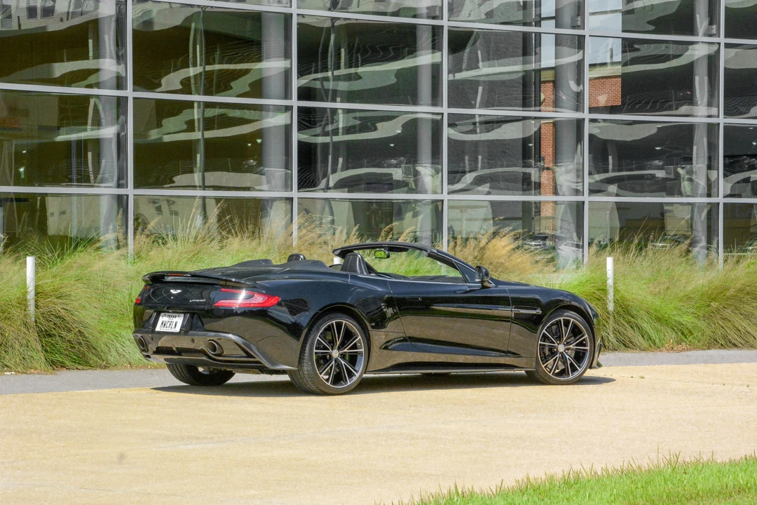 2014 Aston Martin Vanquish 2nd Gen - Image 25 of 31