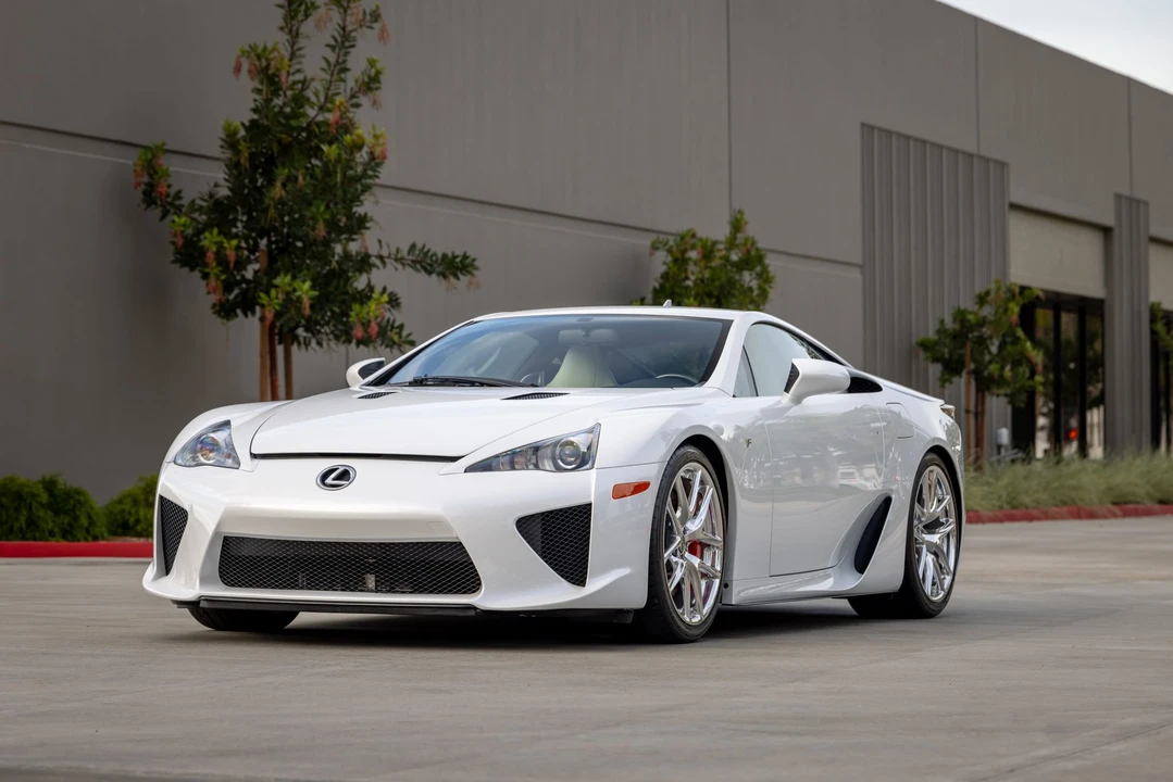 2012 Lexus LFA - Image 2 of 31