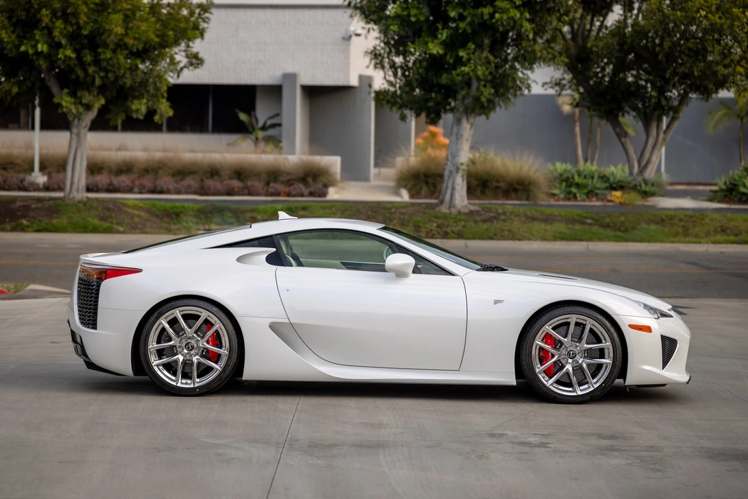 2012 Lexus LFA - Image 15 of 31
