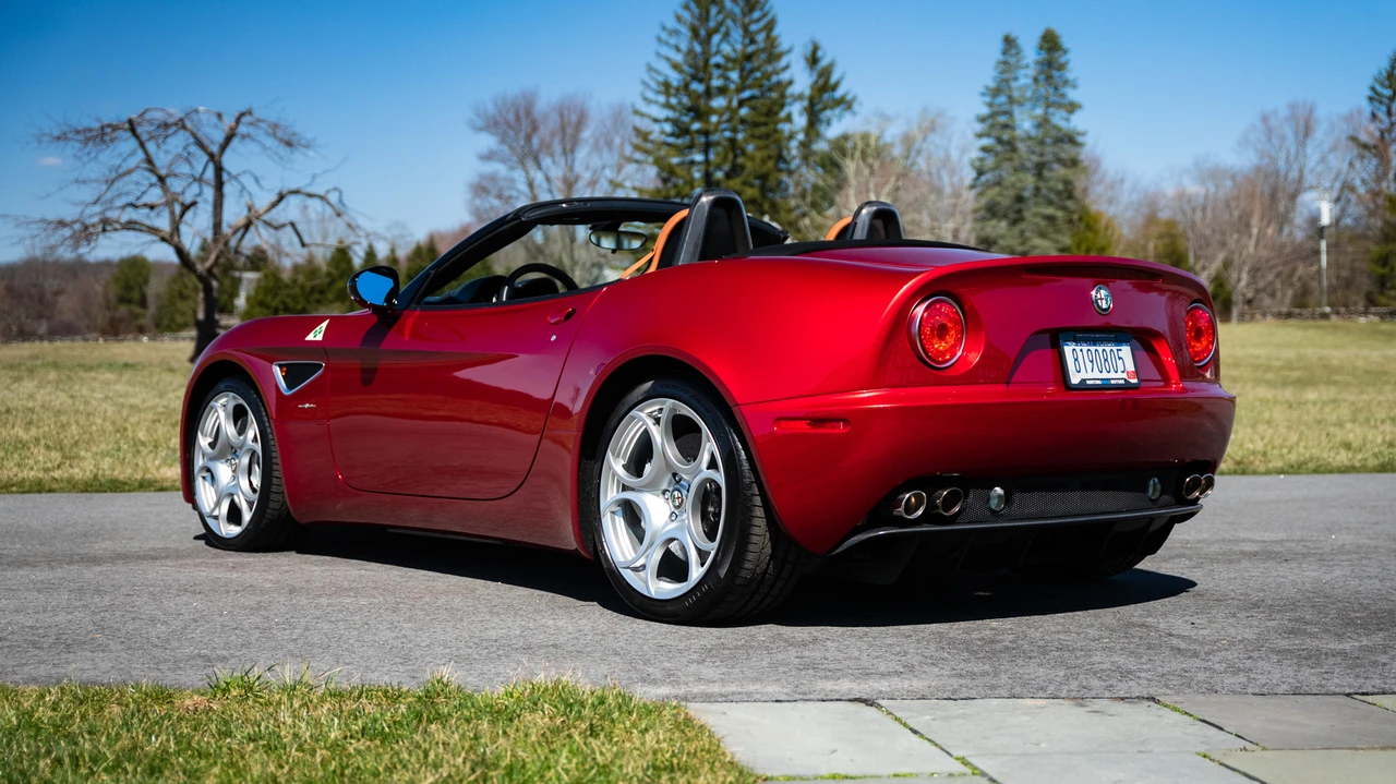 2009 Alfa Romeo 8C Competizione - Image 15 of 31