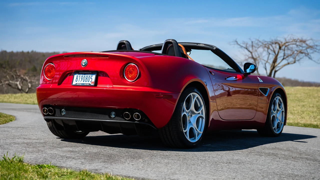 2009 Alfa Romeo 8C Competizione - Image 29 of 31