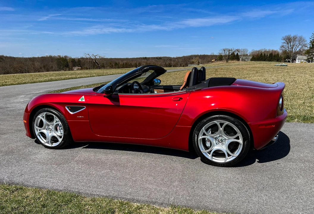 2009 Alfa Romeo 8C Competizione - Image 11 of 31