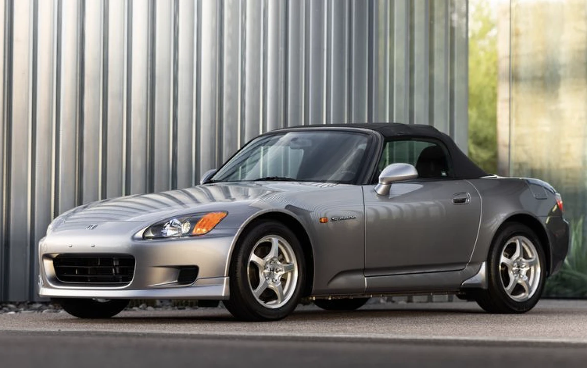 2001 Honda AP1 S2000 - Image 2 of 31