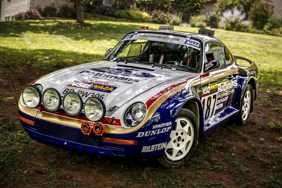 1994 Porsche 964 Carrera 4 - Image 6 of 31