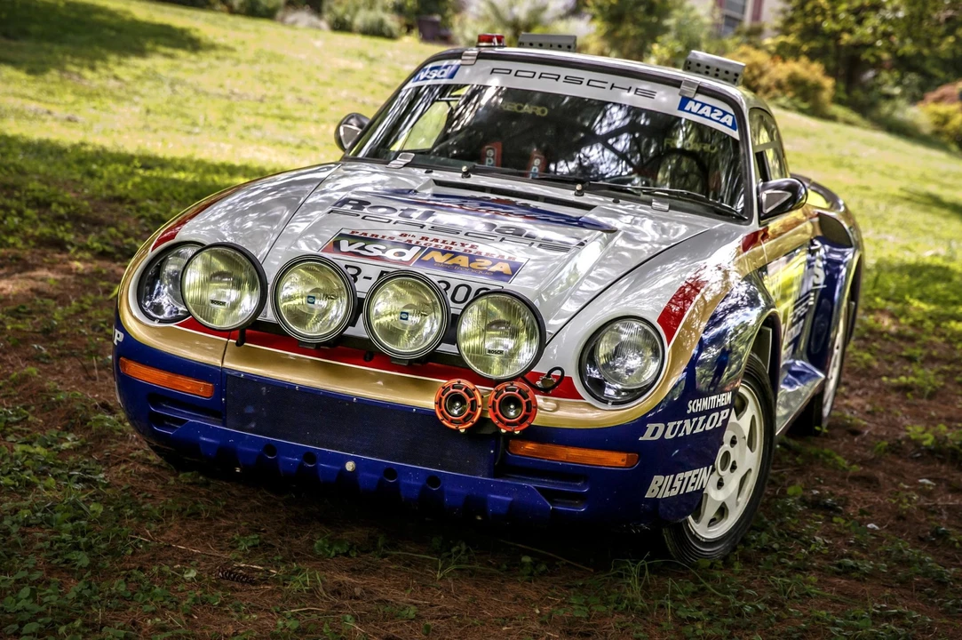 1994 Porsche 964 Carrera 4 - Image 9 of 31