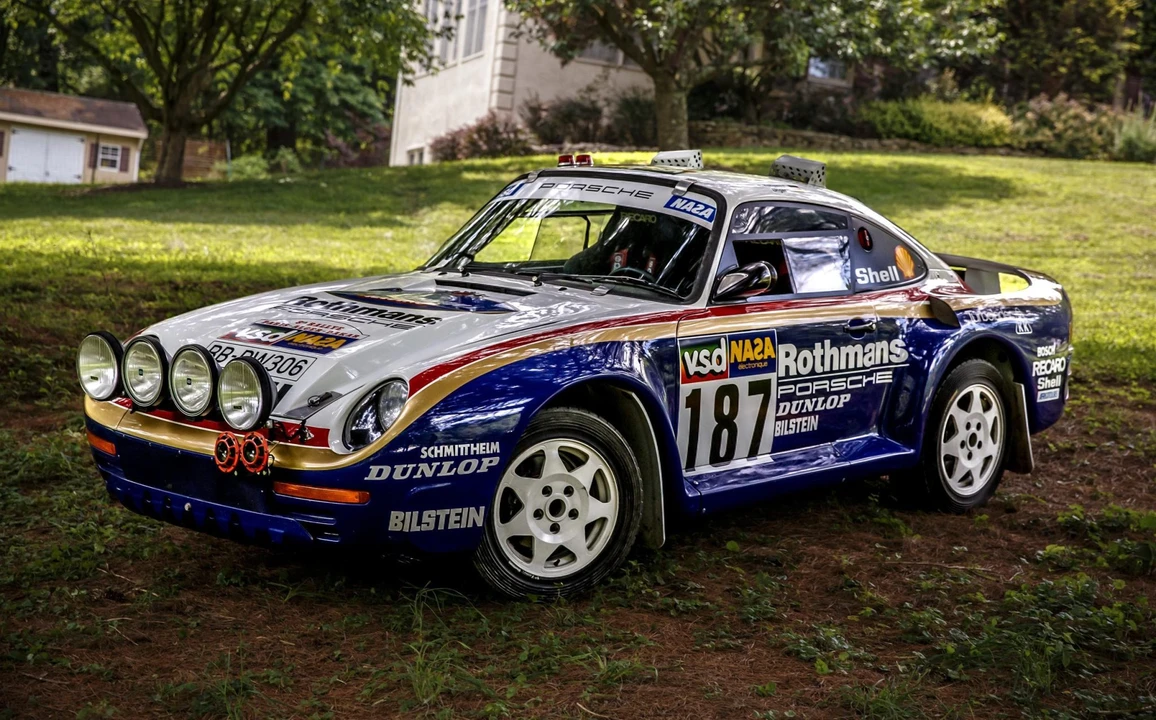 1994 Porsche 964 Carrera 4 - Image 2 of 31