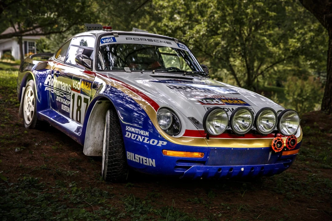 1994 Porsche 964 Carrera 4 - Image 15 of 31