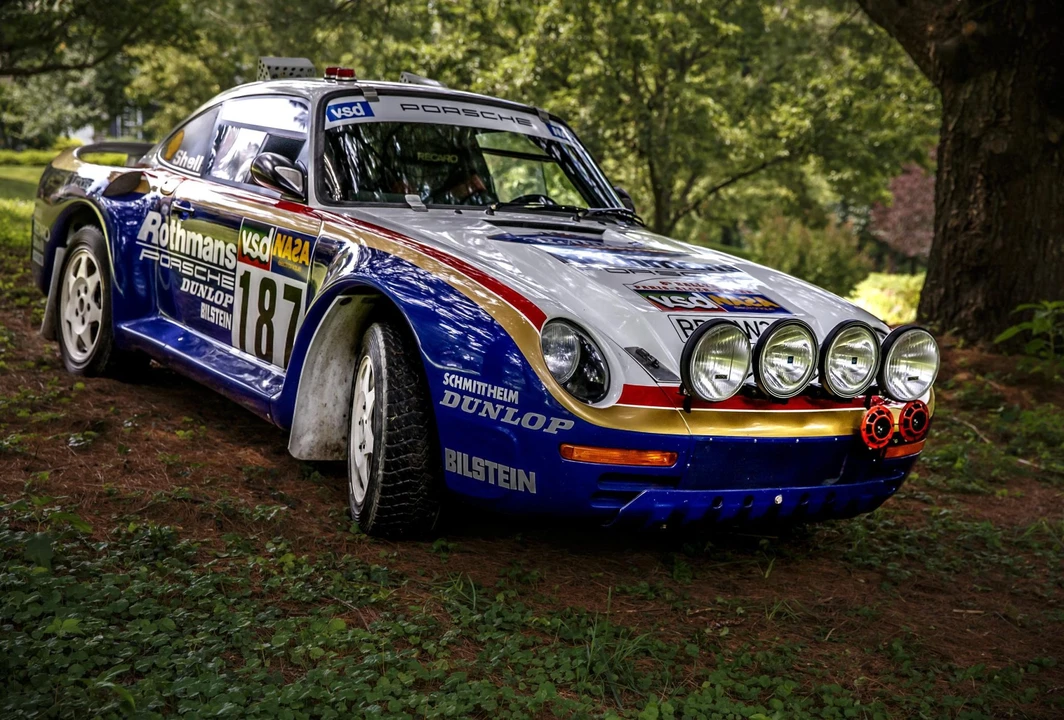 1994 Porsche 964 Carrera 4 - Image 17 of 31
