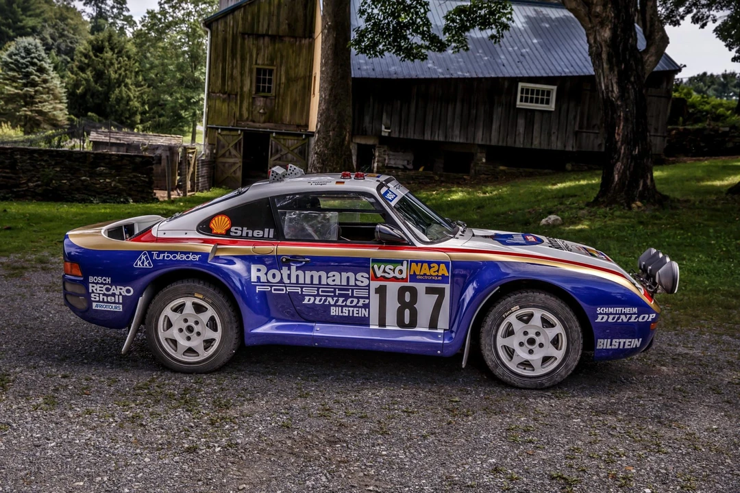 1994 Porsche 964 Carrera 4 - Image 28 of 31