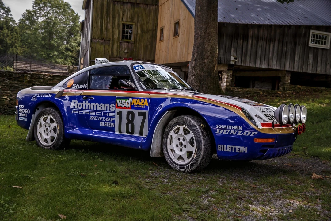 1994 Porsche 964 Carrera 4 - Image 24 of 31