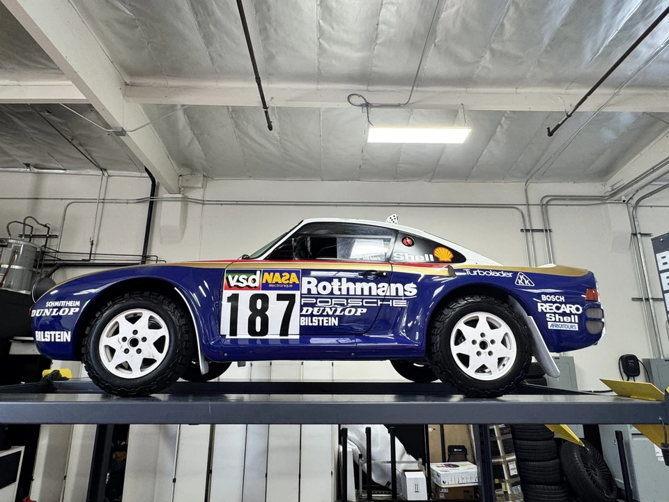 1994 Porsche 964 Carrera 4 - Image 19 of 31
