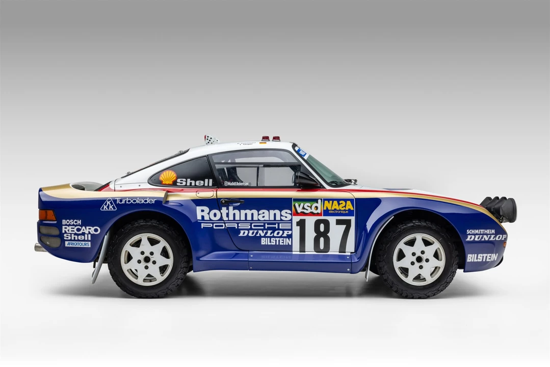 1994 Porsche 964 Carrera 4 - Image 9 of 31