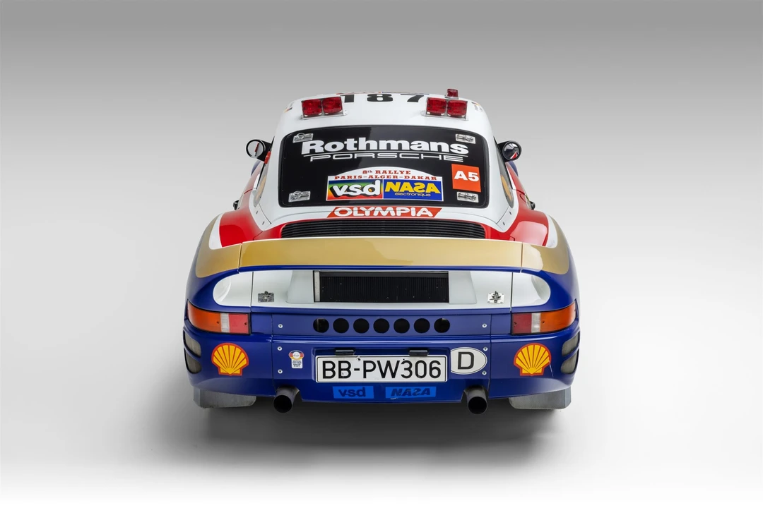 1994 Porsche 964 Carrera 4 - Image 14 of 31