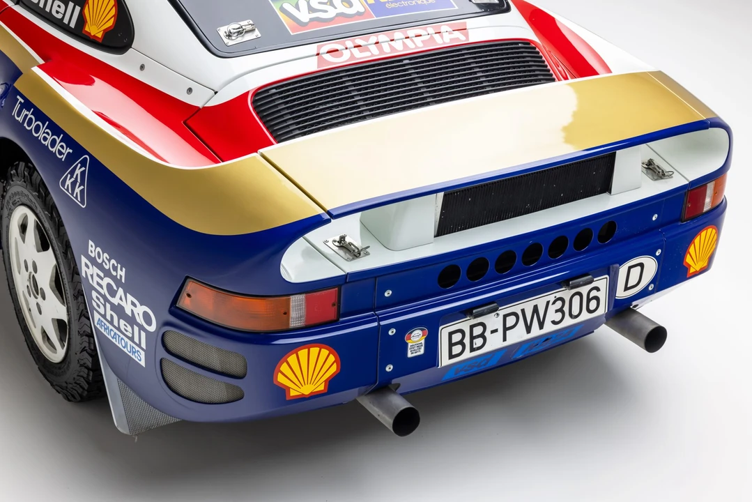 1994 Porsche 964 Carrera 4 - Image 29 of 31