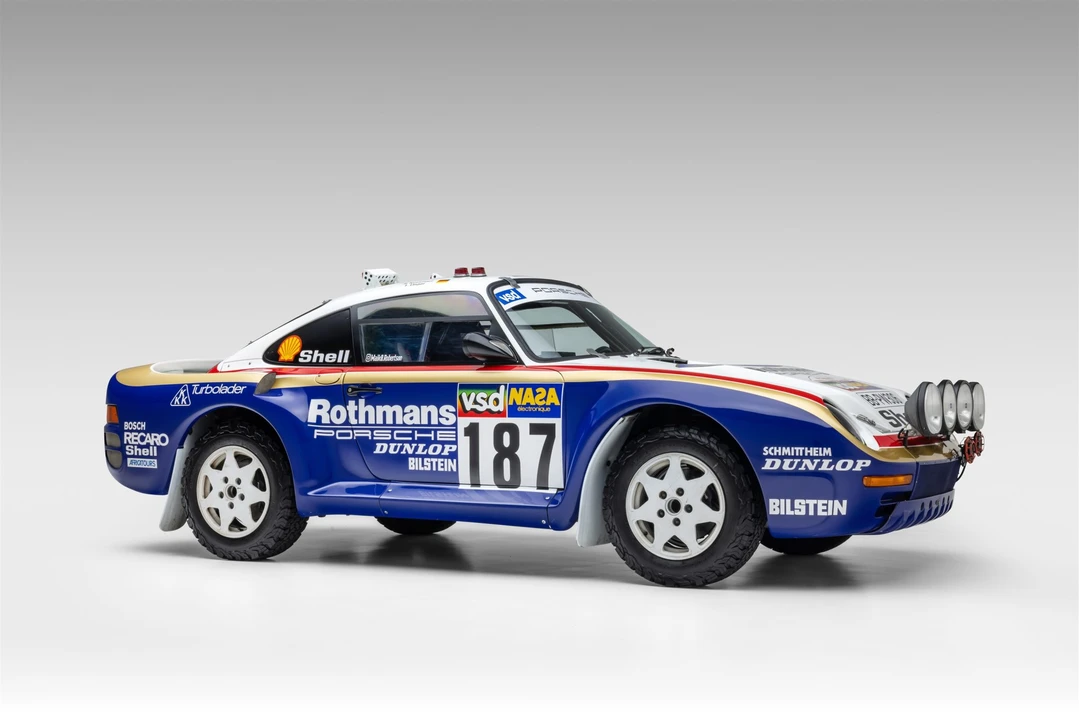 1994 Porsche 964 Carrera 4 - Image 8 of 31