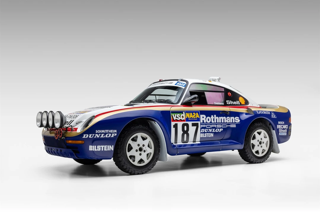 1994 Porsche 964 Carrera 4 - Image 2 of 31