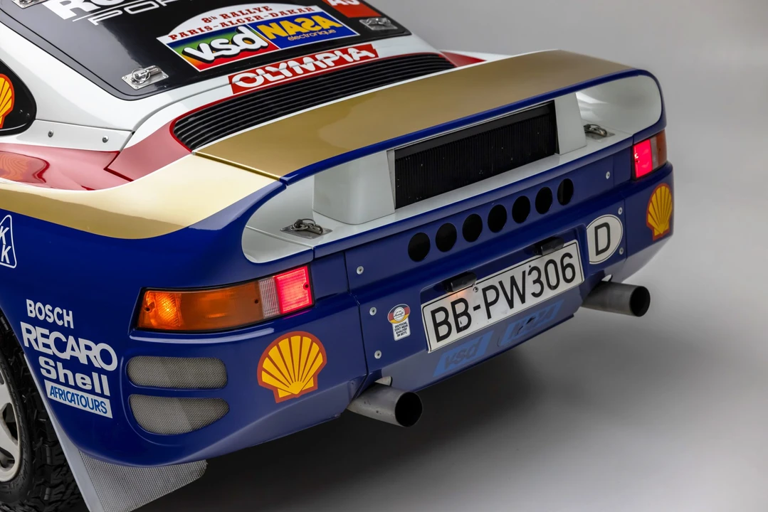 1994 Porsche 964 Carrera 4 - Image 30 of 31