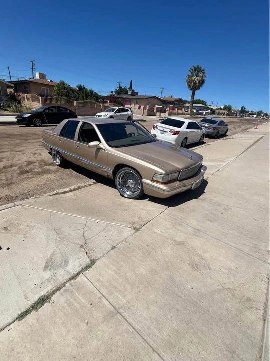 Buick Roadmaster - Image 6 of 8