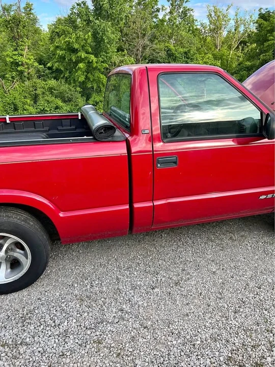 1996 Chevrolet S-10 - Image 2 of 6