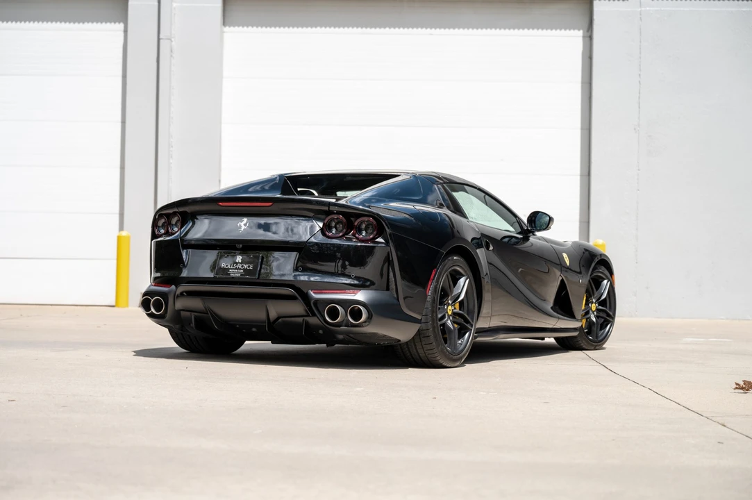 2022 Ferrari 812 GTS - Image 27 of 31