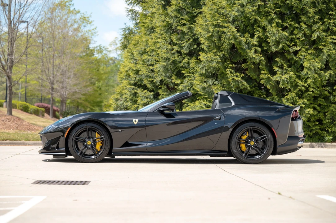2022 Ferrari 812 GTS - Image 10 of 31