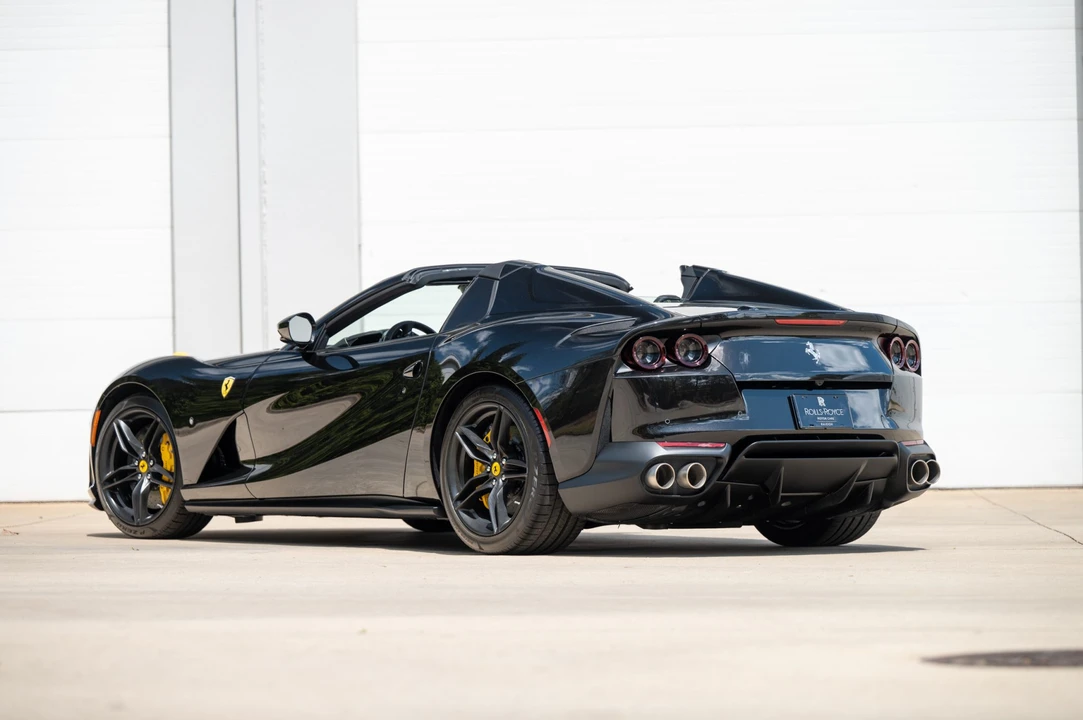 2022 Ferrari 812 GTS - Image 8 of 31
