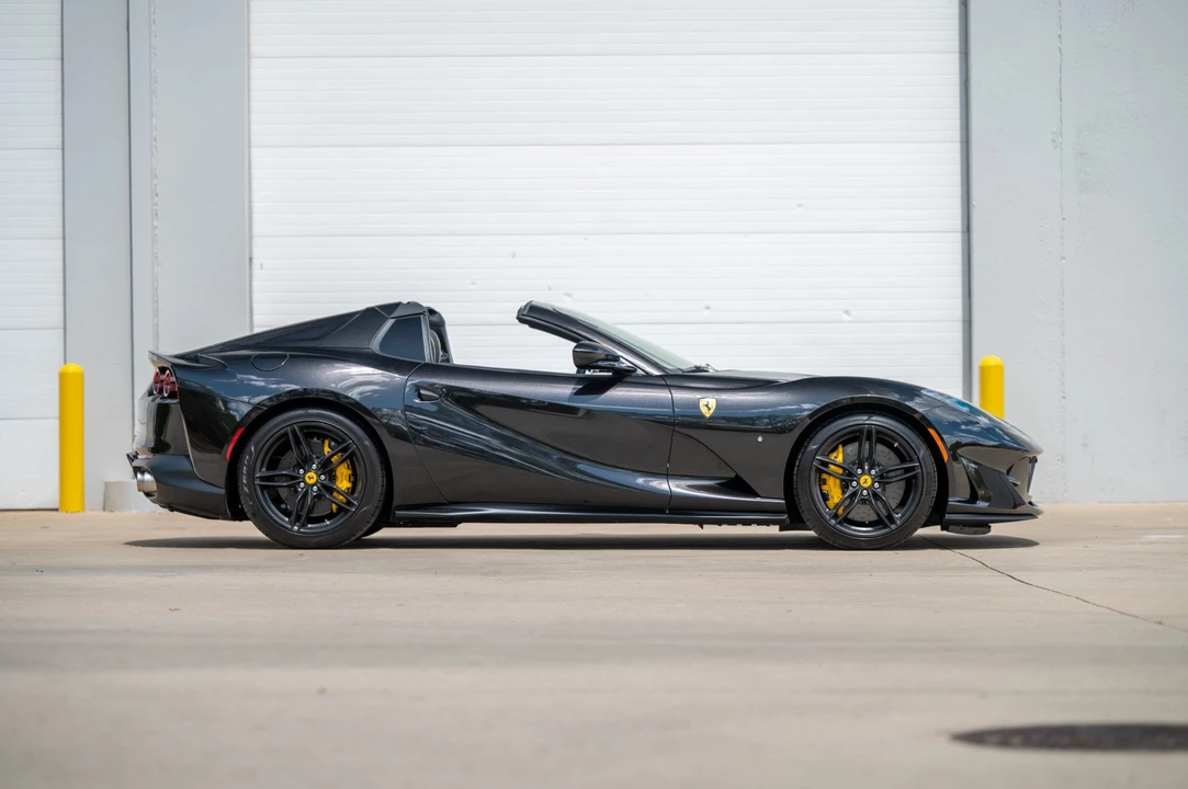 2022 Ferrari 812 GTS - Image 5 of 31