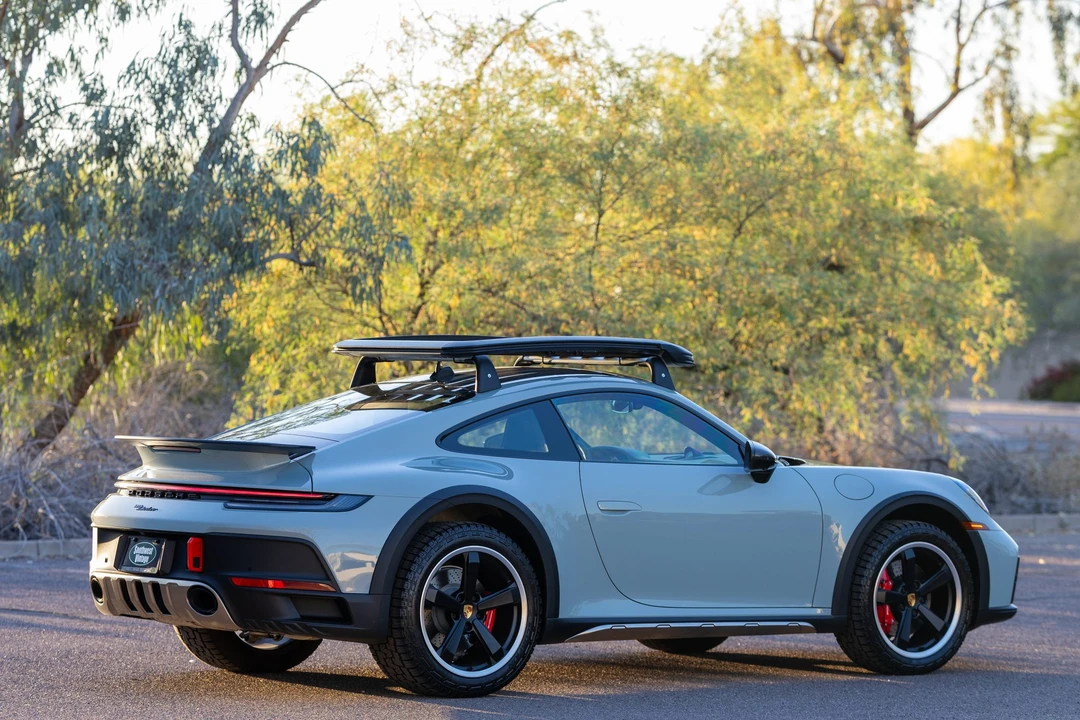 2024 Porsche 992 Dakar - Image 28 of 31