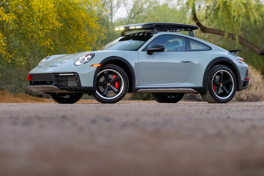 2024 Porsche 992 Dakar - Image 17 of 31
