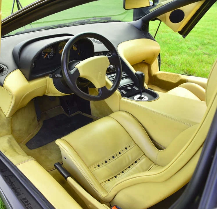 1993 Lamborghini Diablo VT - Image 25 of 31