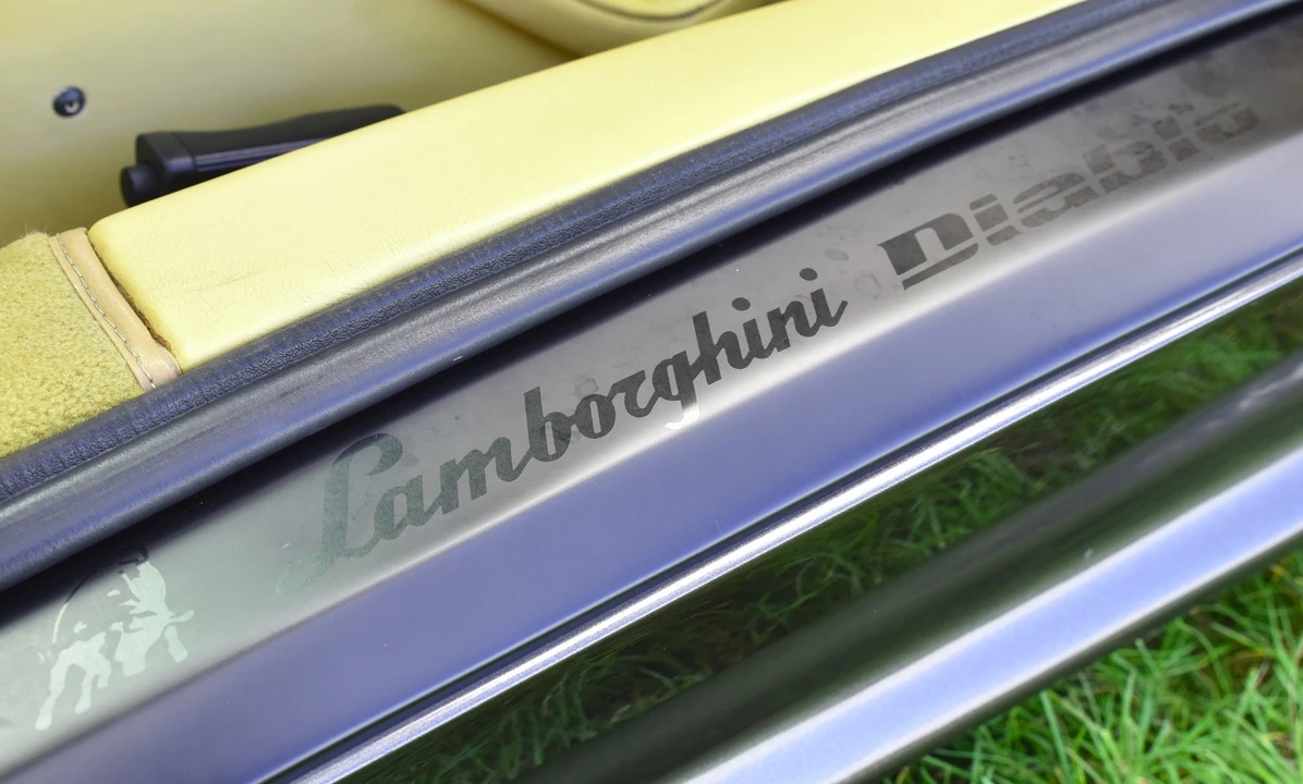 1993 Lamborghini Diablo VT - Image 27 of 31
