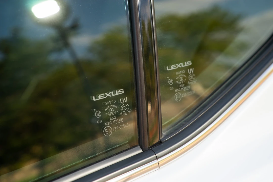 2008 Lexus IS F 2nd Gen - Image 21 of 31
