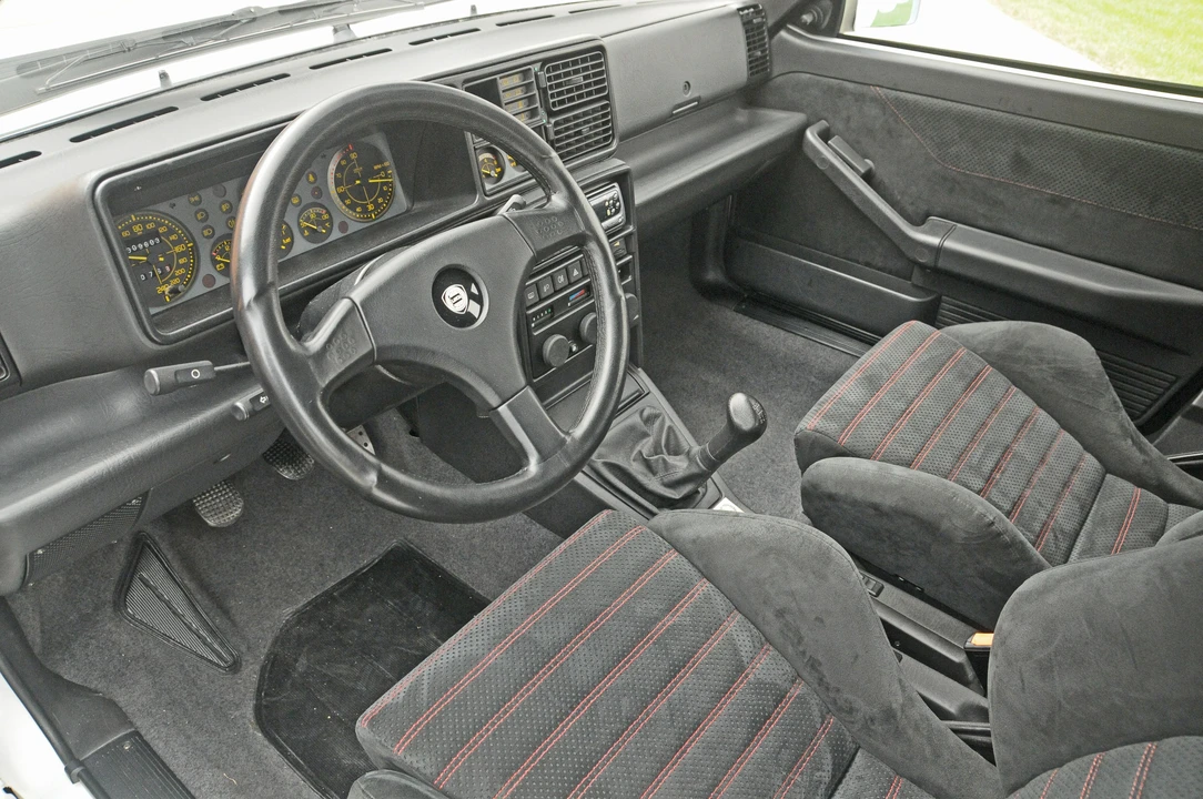 1992 Lancia Delta 1st Gen - Image 5 of 8