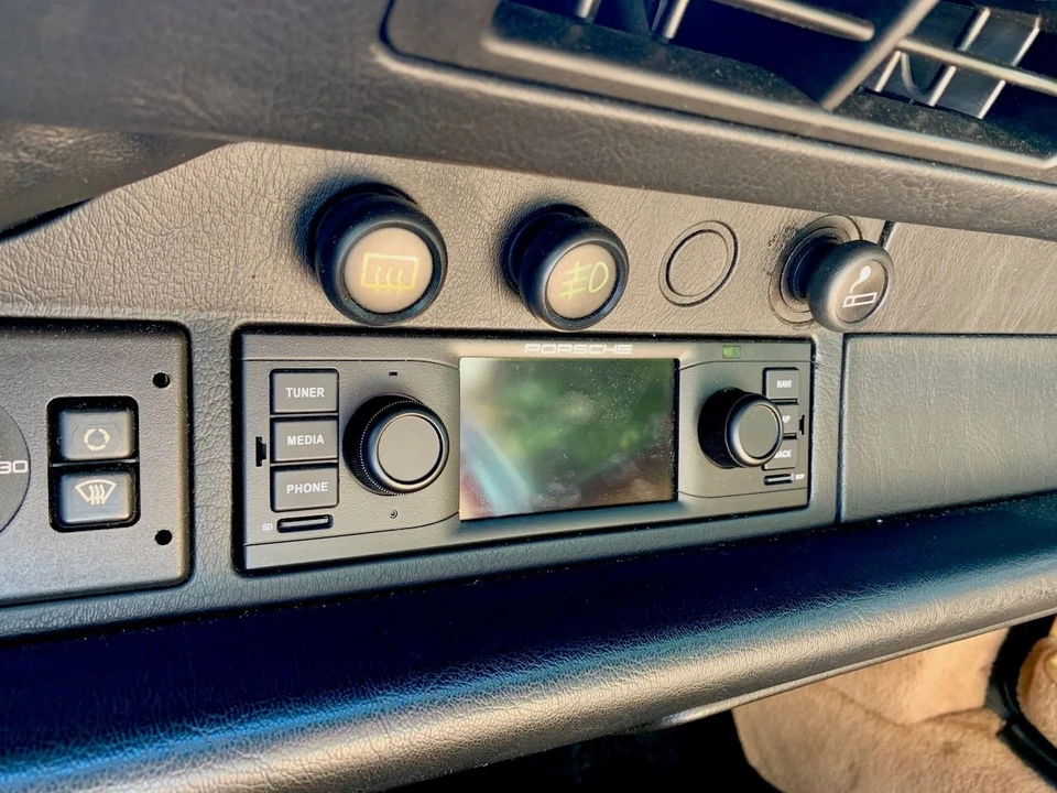 1993 Porsche 964 Carrera 4 - Image 7 of 16