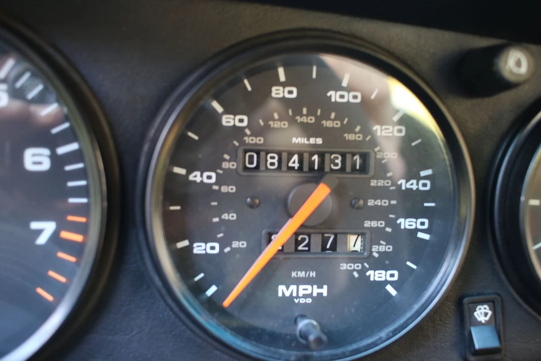 1989 Porsche 964 Carrera 4 - Image 3 of 8
