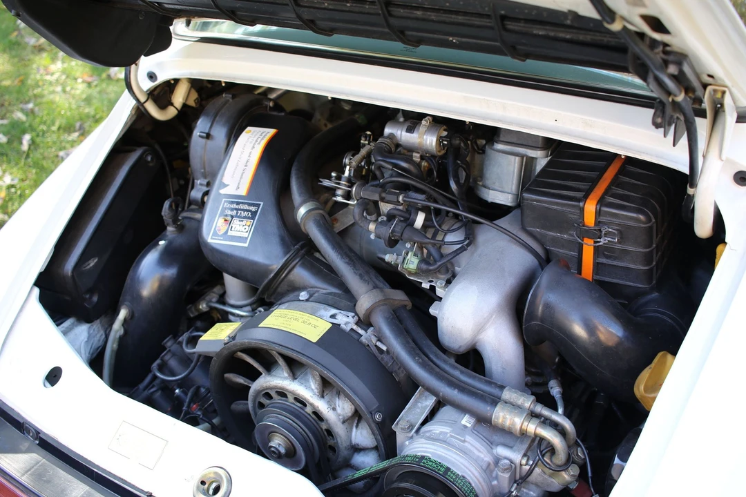 1989 Porsche 964 Carrera 4 - Image 6 of 8