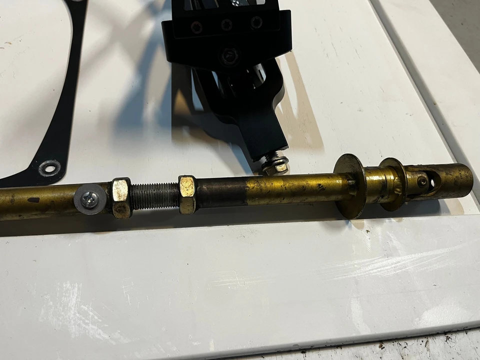 1990 Parts & Memorabilia Gearboxes - Image 6 of 6