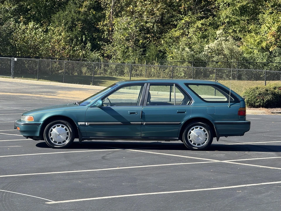 1992 Honda Accord 4th Gen - Image 25 of 31