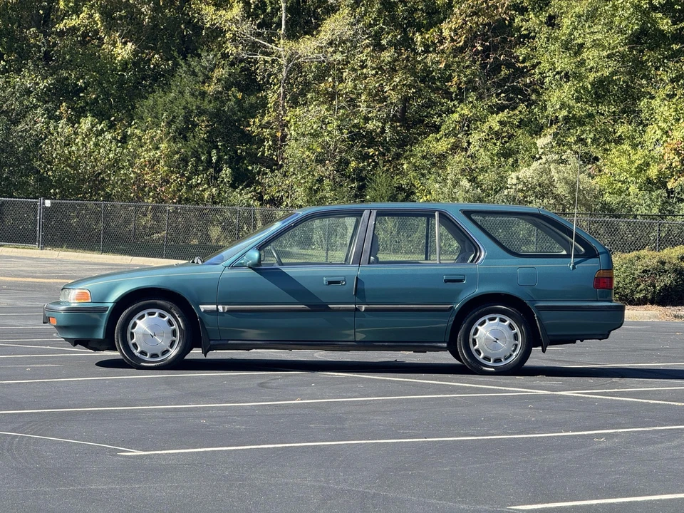 1992 Honda Accord 4th Gen - Image 24 of 31
