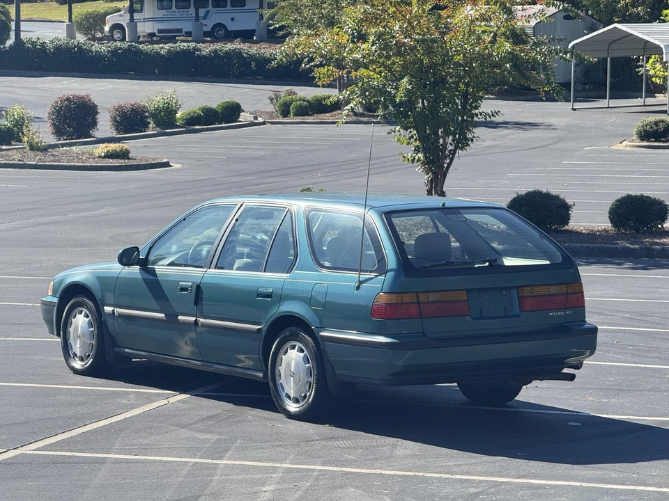 1992 Honda Accord 4th Gen - Image 21 of 31