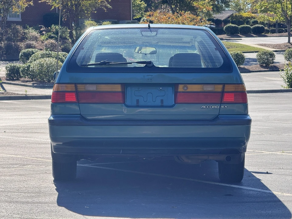 1992 Honda Accord 4th Gen - Image 18 of 31