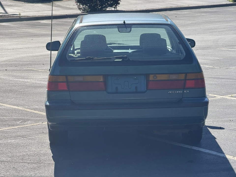 1992 Honda Accord 4th Gen - Image 17 of 31