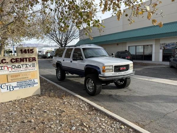 1997 GMC Suburban 8th Gen - Image 4 of 12