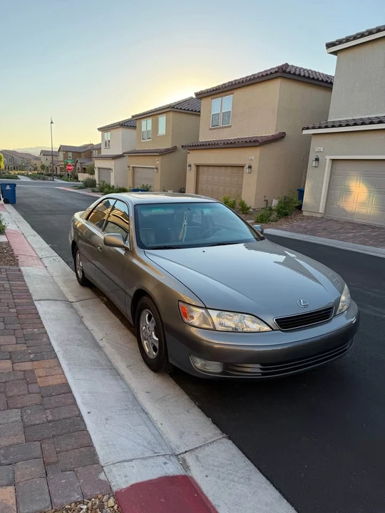 1997 Lexus ES 3rd Gen - Image 5 of 9